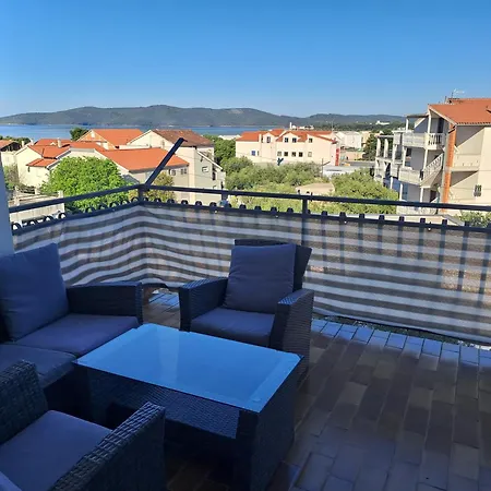 Sara & Kike With Sea View