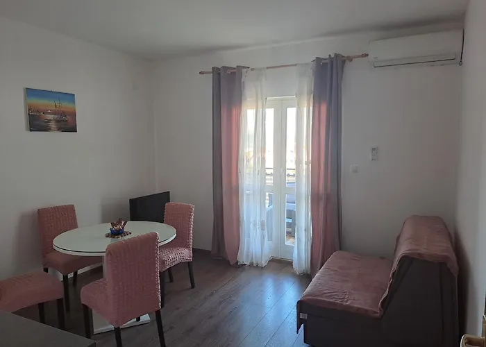 Sara & Kike With Sea View *